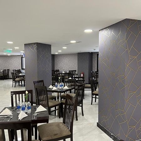 Отель Al Ansar Golden Tulip Медина Экстерьер фото