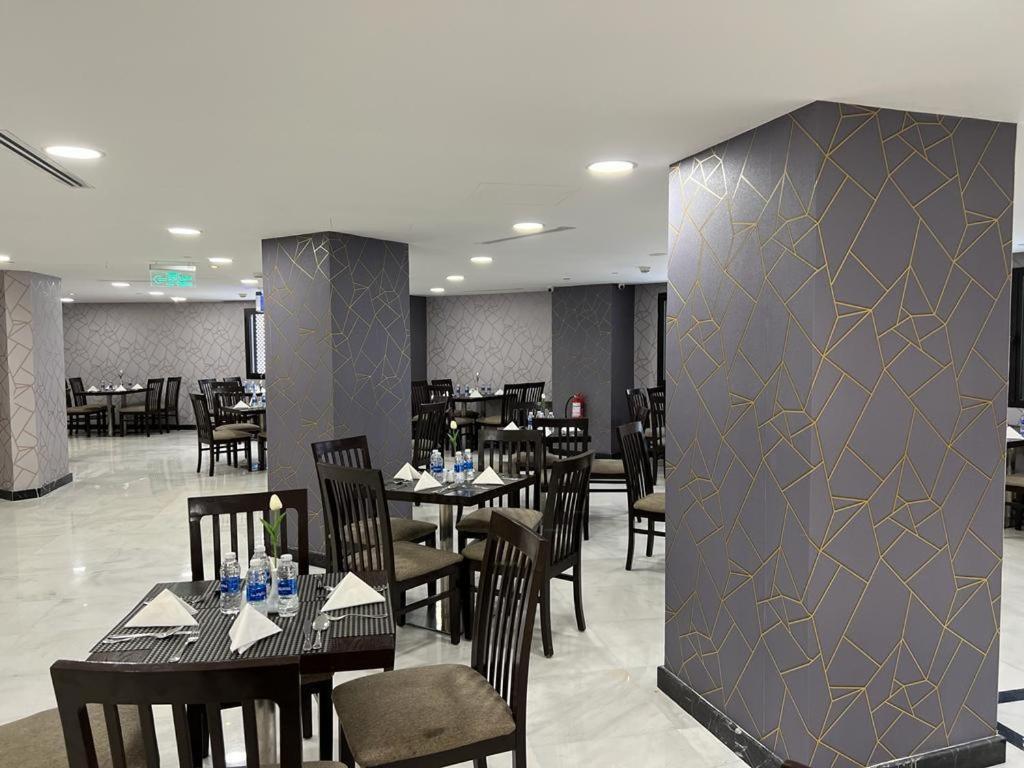 Отель Al Ansar Golden Tulip Медина Экстерьер фото