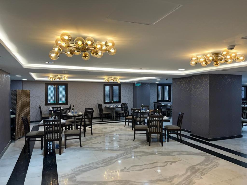 Отель Al Ansar Golden Tulip Медина Экстерьер фото