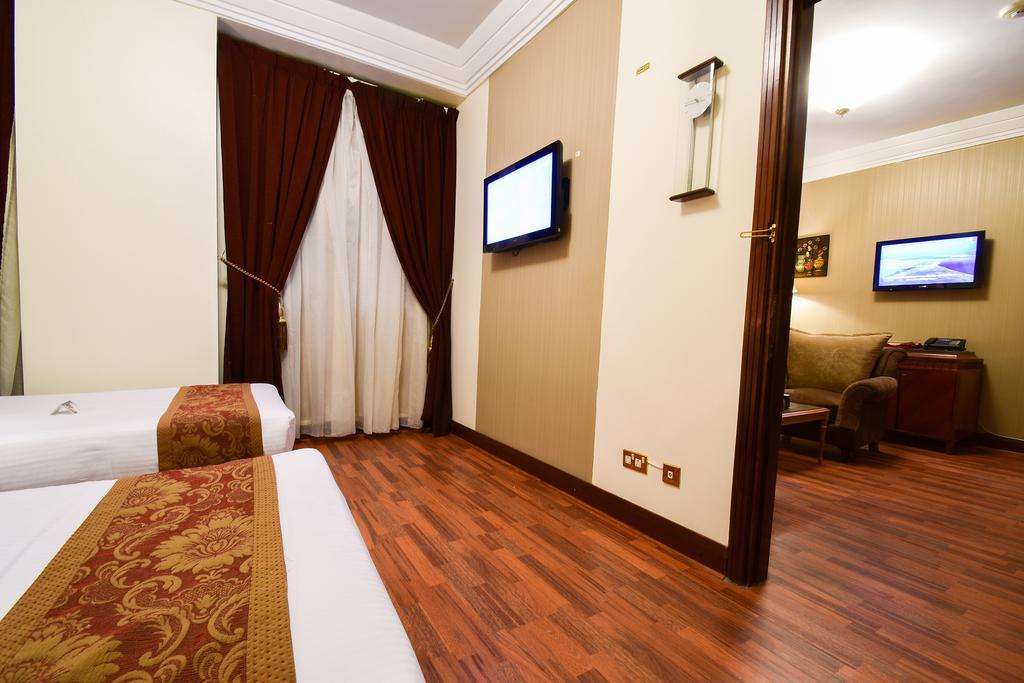 Отель Al Ansar Golden Tulip Медина Экстерьер фото