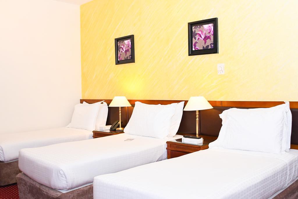 Отель Al Ansar Golden Tulip Медина Экстерьер фото