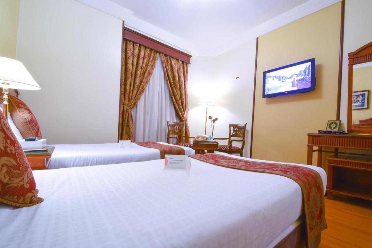 Отель Al Ansar Golden Tulip Медина Экстерьер фото