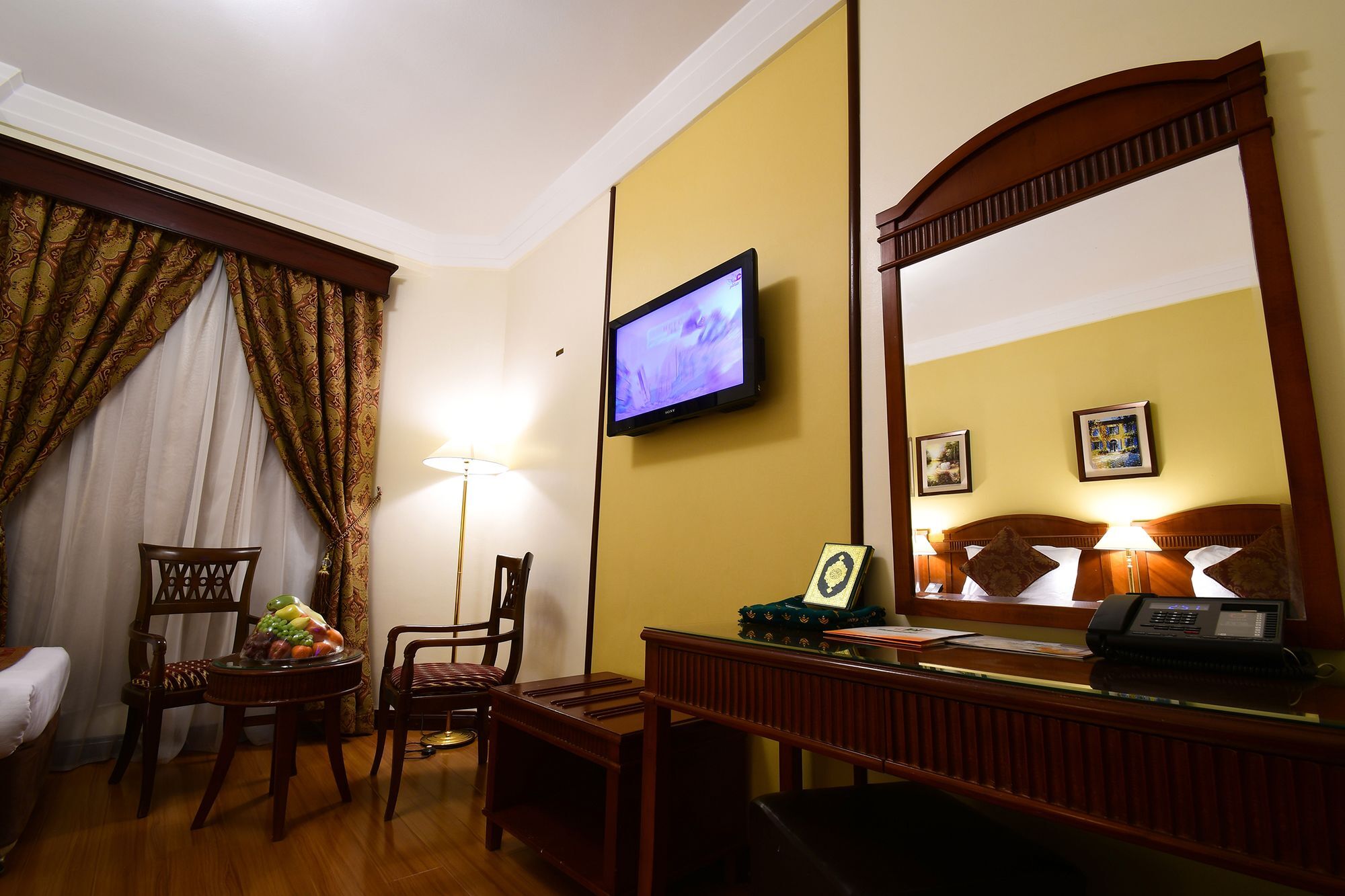 Отель Al Ansar Golden Tulip Медина Экстерьер фото