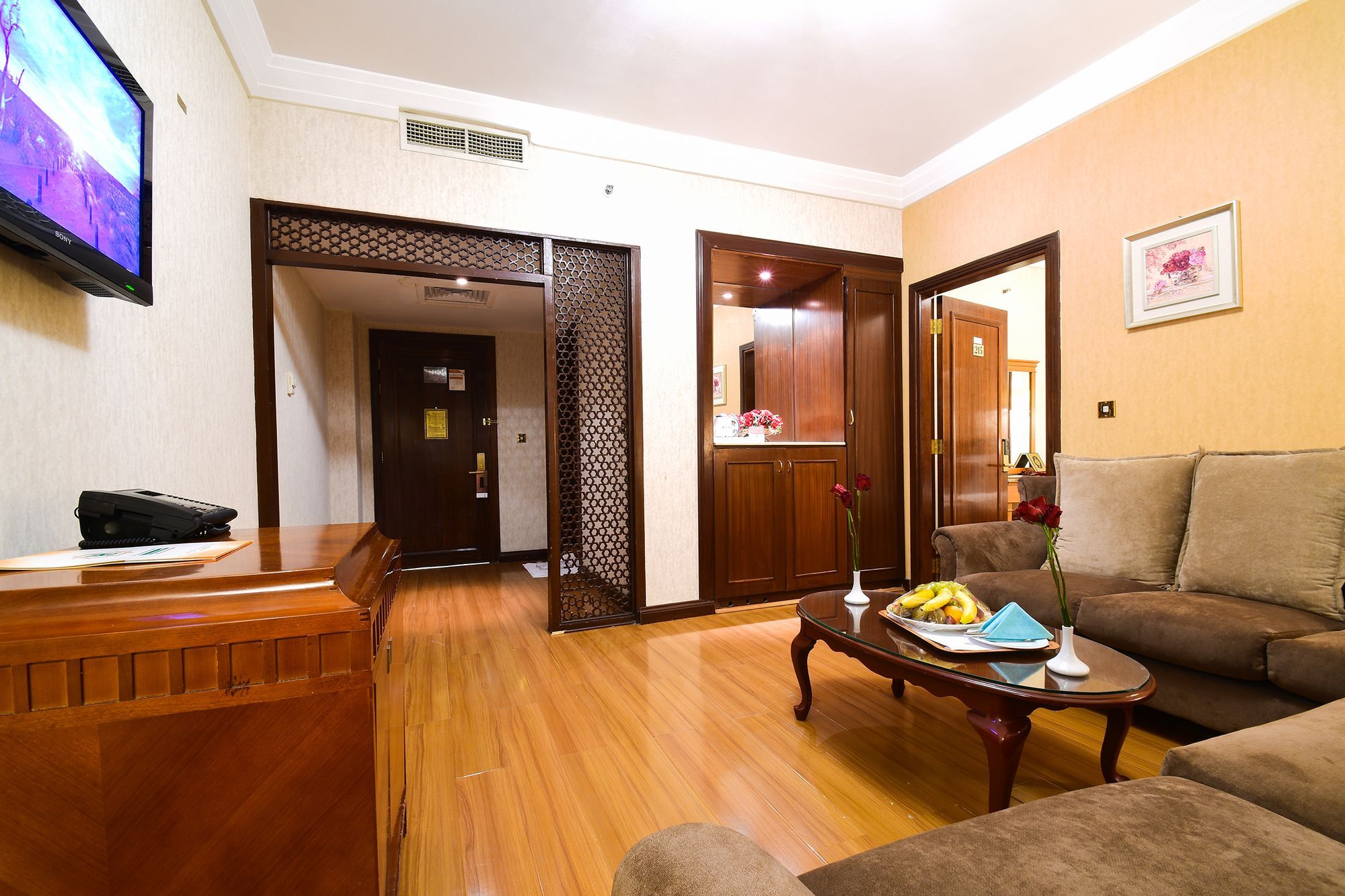 Отель Al Ansar Golden Tulip Медина Экстерьер фото