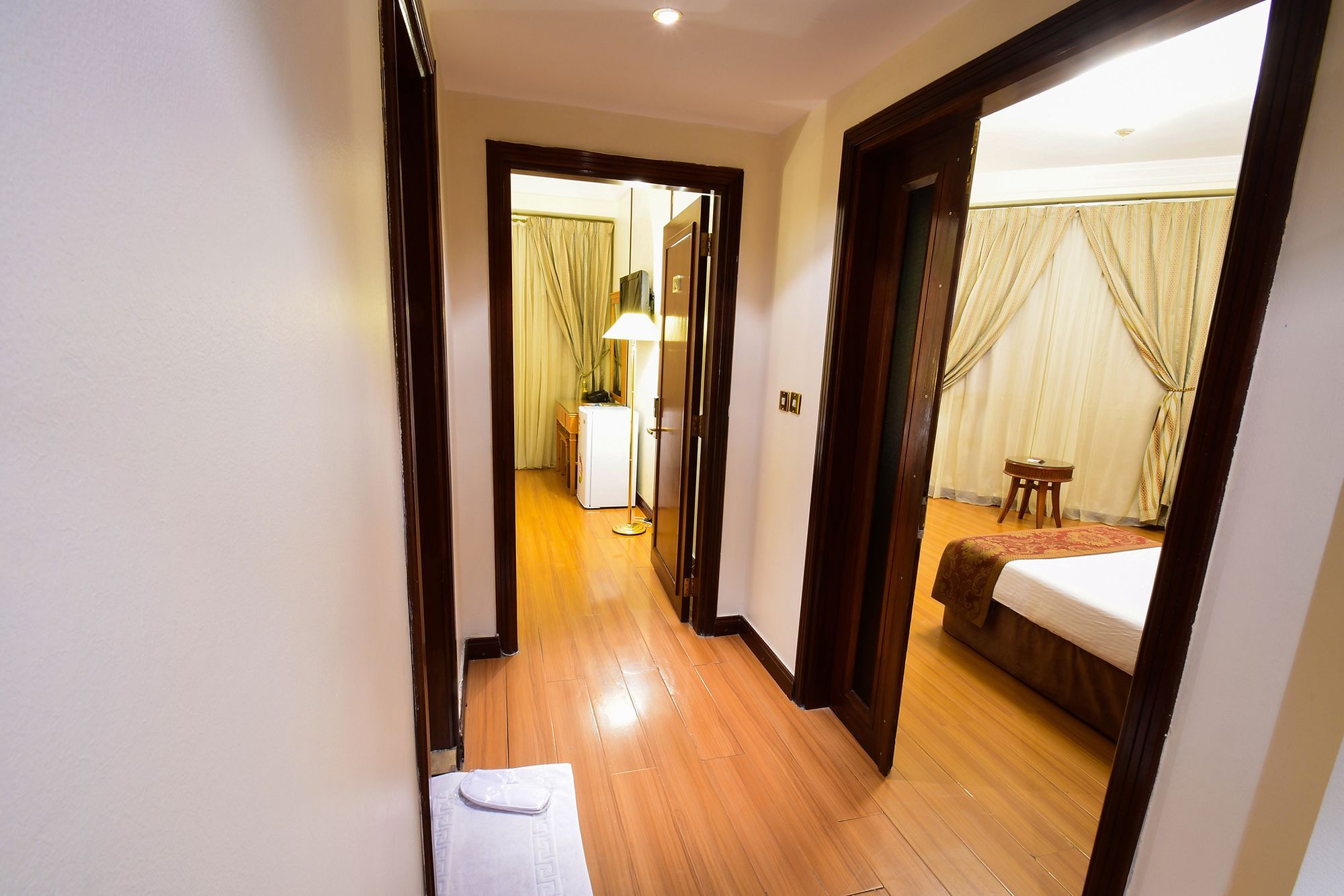 Отель Al Ansar Golden Tulip Медина Экстерьер фото