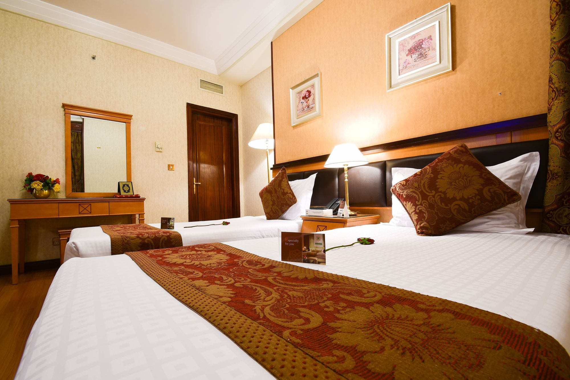 Отель Al Ansar Golden Tulip Медина Экстерьер фото
