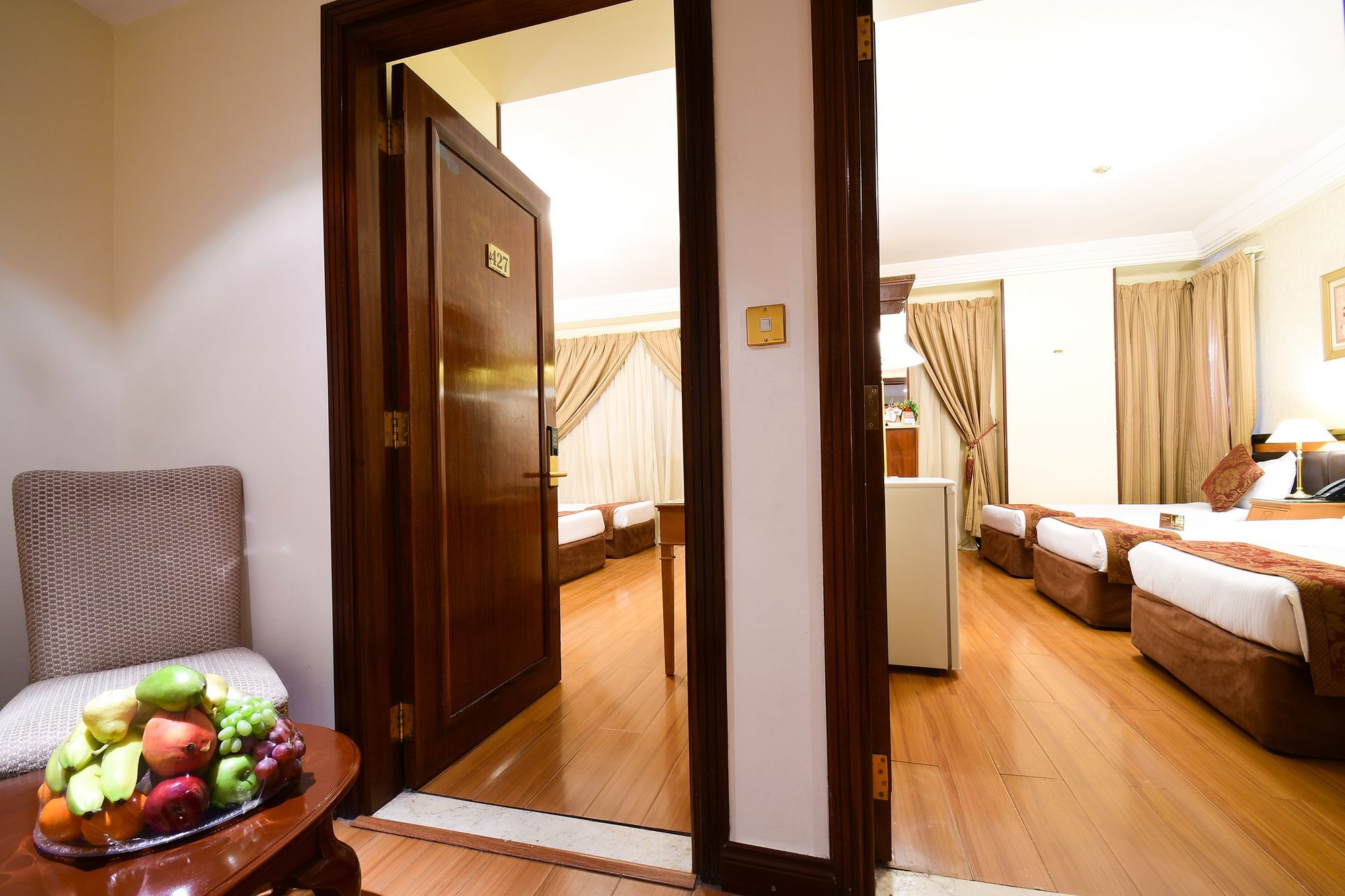 Отель Al Ansar Golden Tulip Медина Экстерьер фото