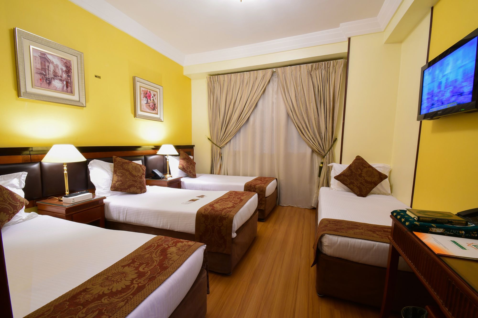Отель Al Ansar Golden Tulip Медина Экстерьер фото