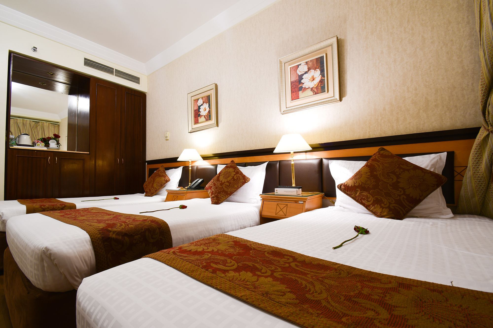 Отель Al Ansar Golden Tulip Медина Экстерьер фото