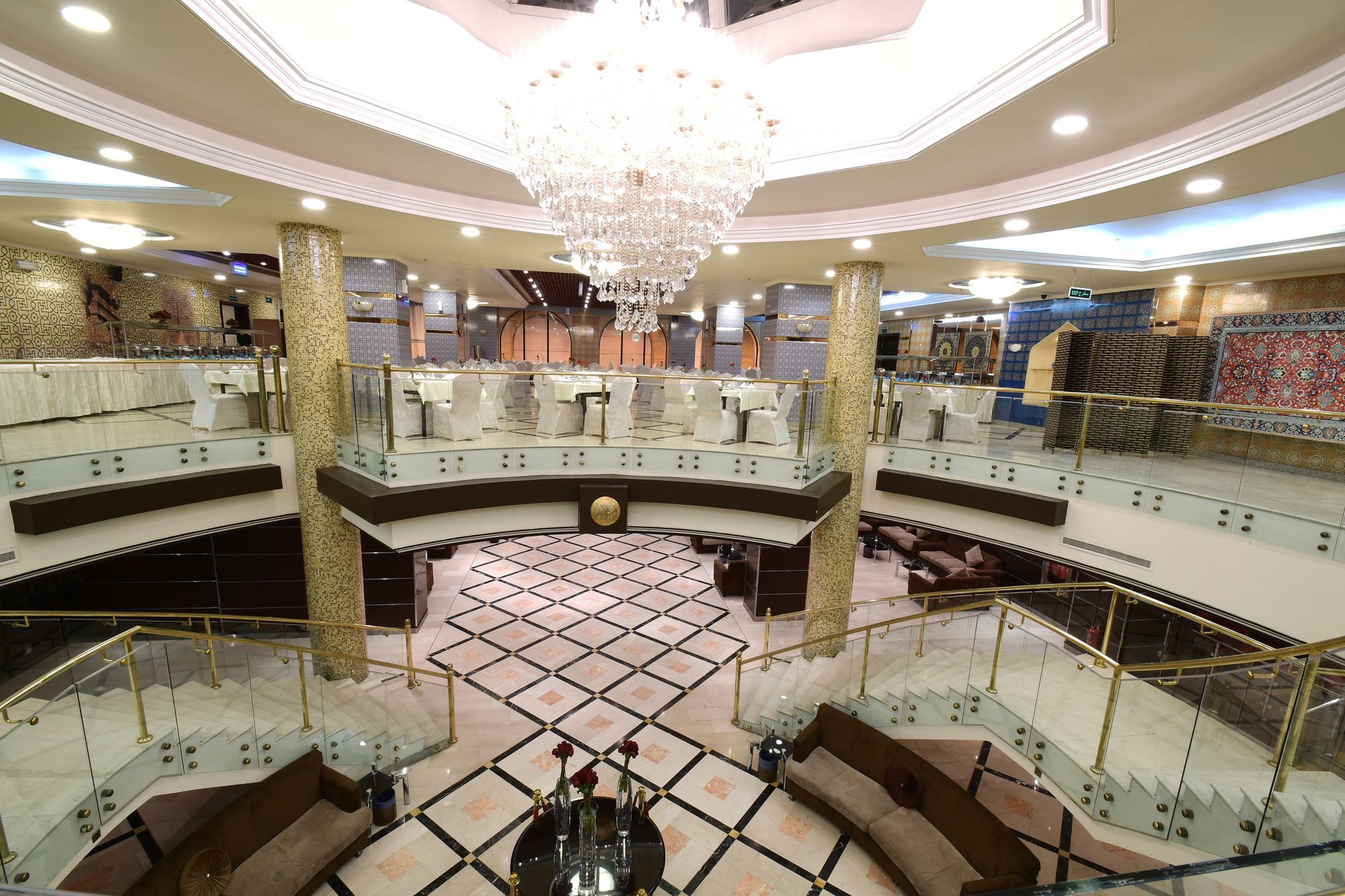 Отель Al Ansar Golden Tulip Медина Экстерьер фото