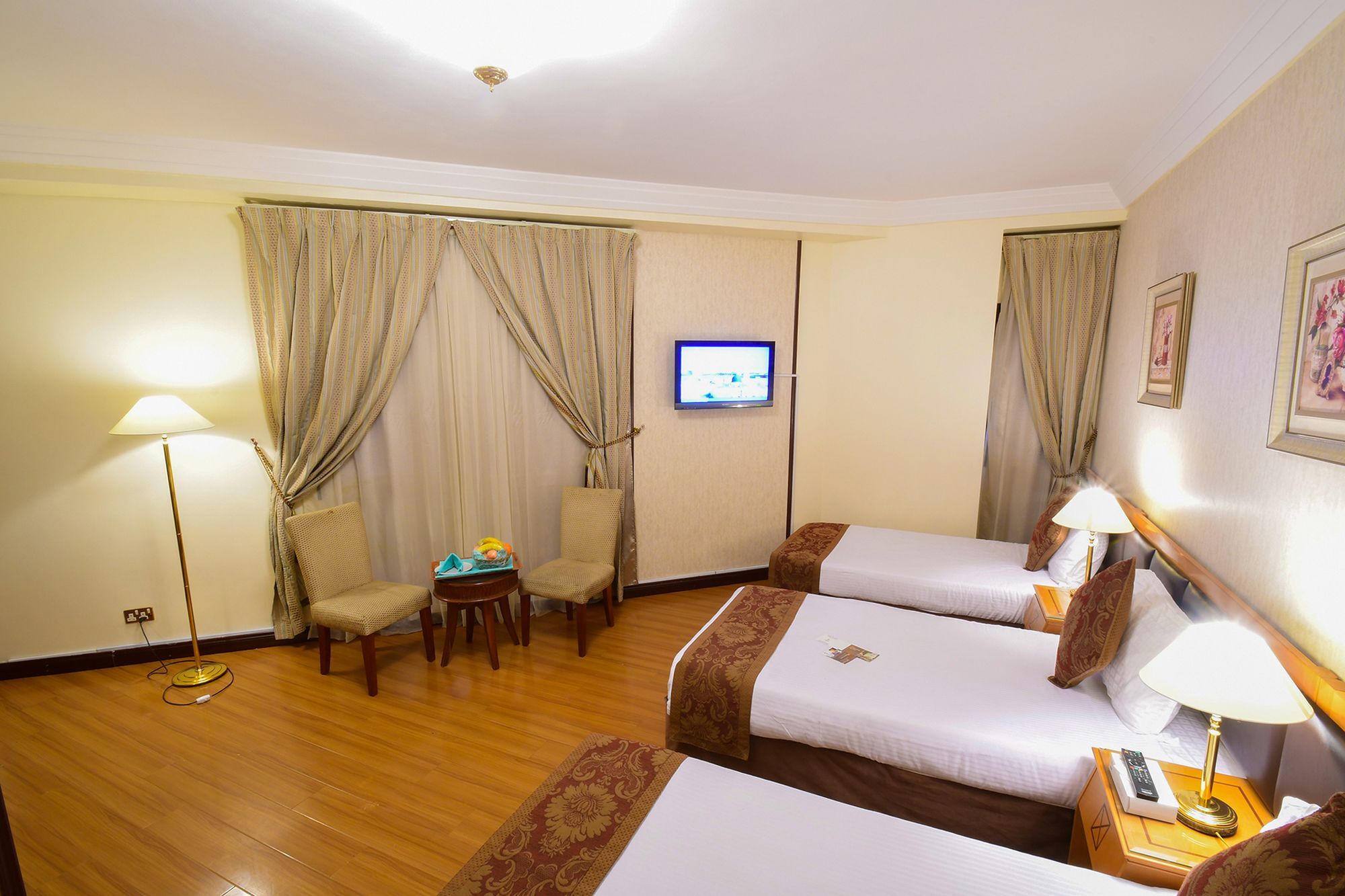 Отель Al Ansar Golden Tulip Медина Экстерьер фото